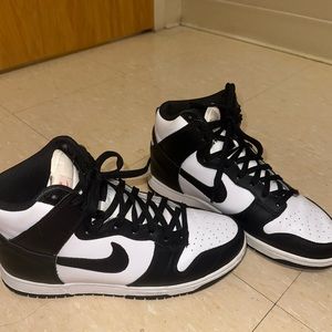 Definitely are lightly creased and need some cleaned up!